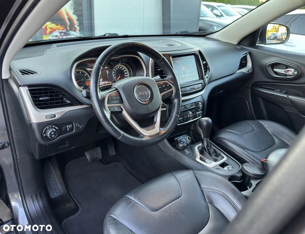 Jeep Cherokee - 17