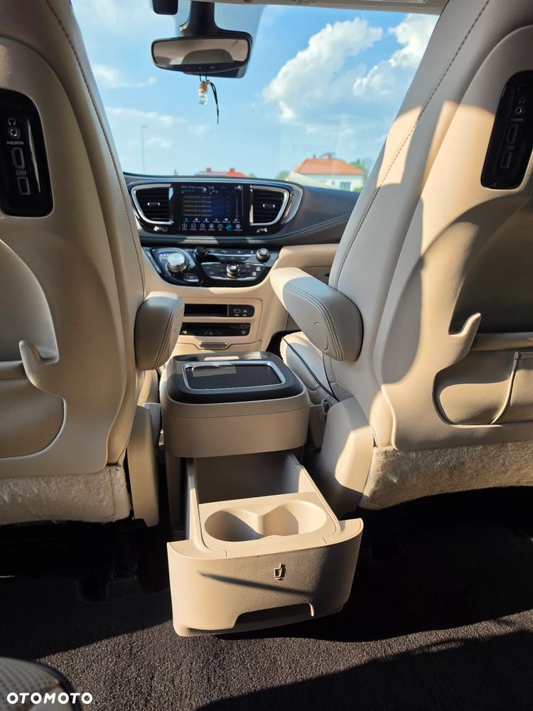 Chrysler Pacifica - 13