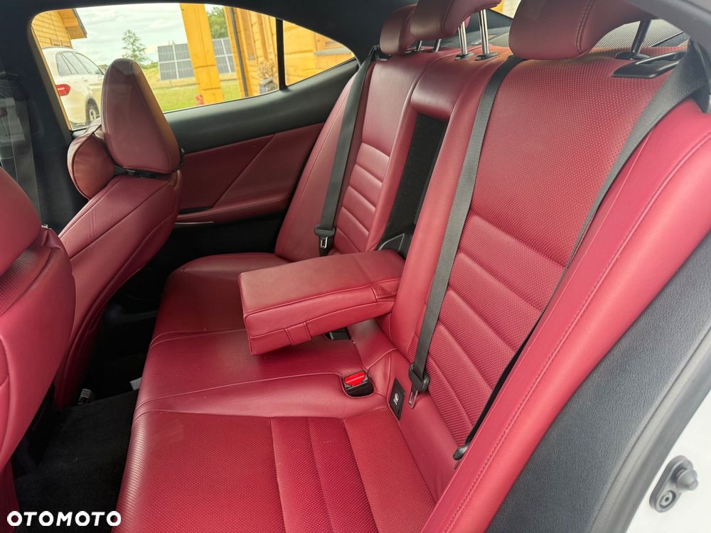 Lexus IS 300h F Sport - 23