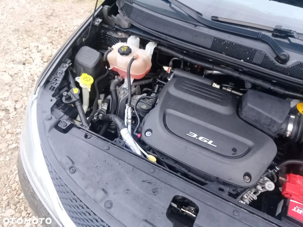 Chrysler Pacifica - 6