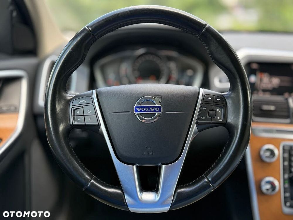 Volvo XC 60 T6 AWD Drive-E Momentum - 10