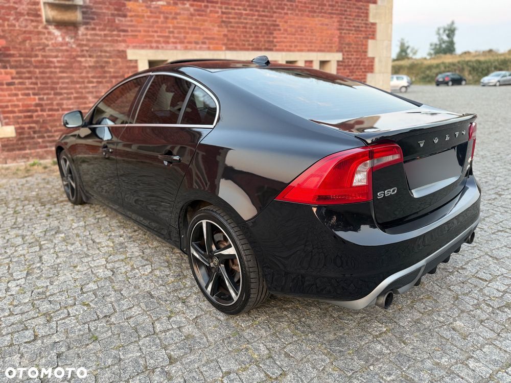 Volvo S60 T6 AWD R-Design - 10
