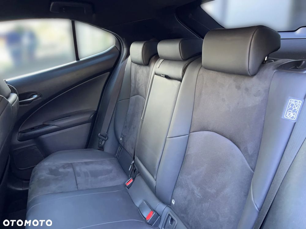 Lexus UX - 6