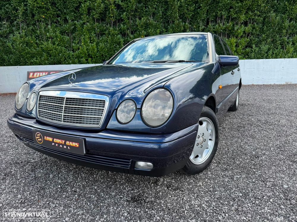 Mercedes-Benz E 220 D Classic - 14