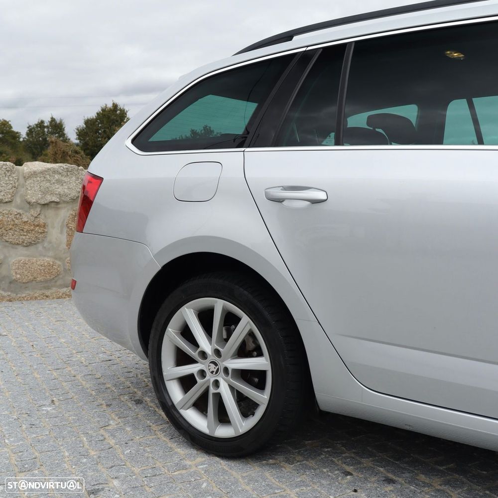 Skoda Octavia Break 1.6 TDi Sportline - 6