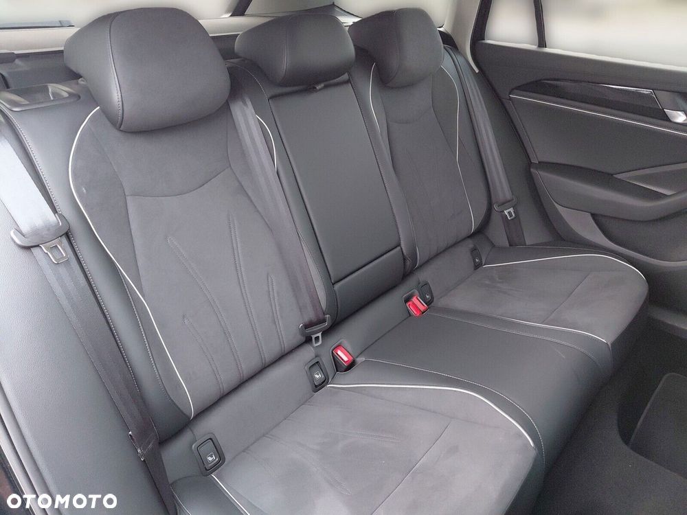 Volkswagen Passat - 15
