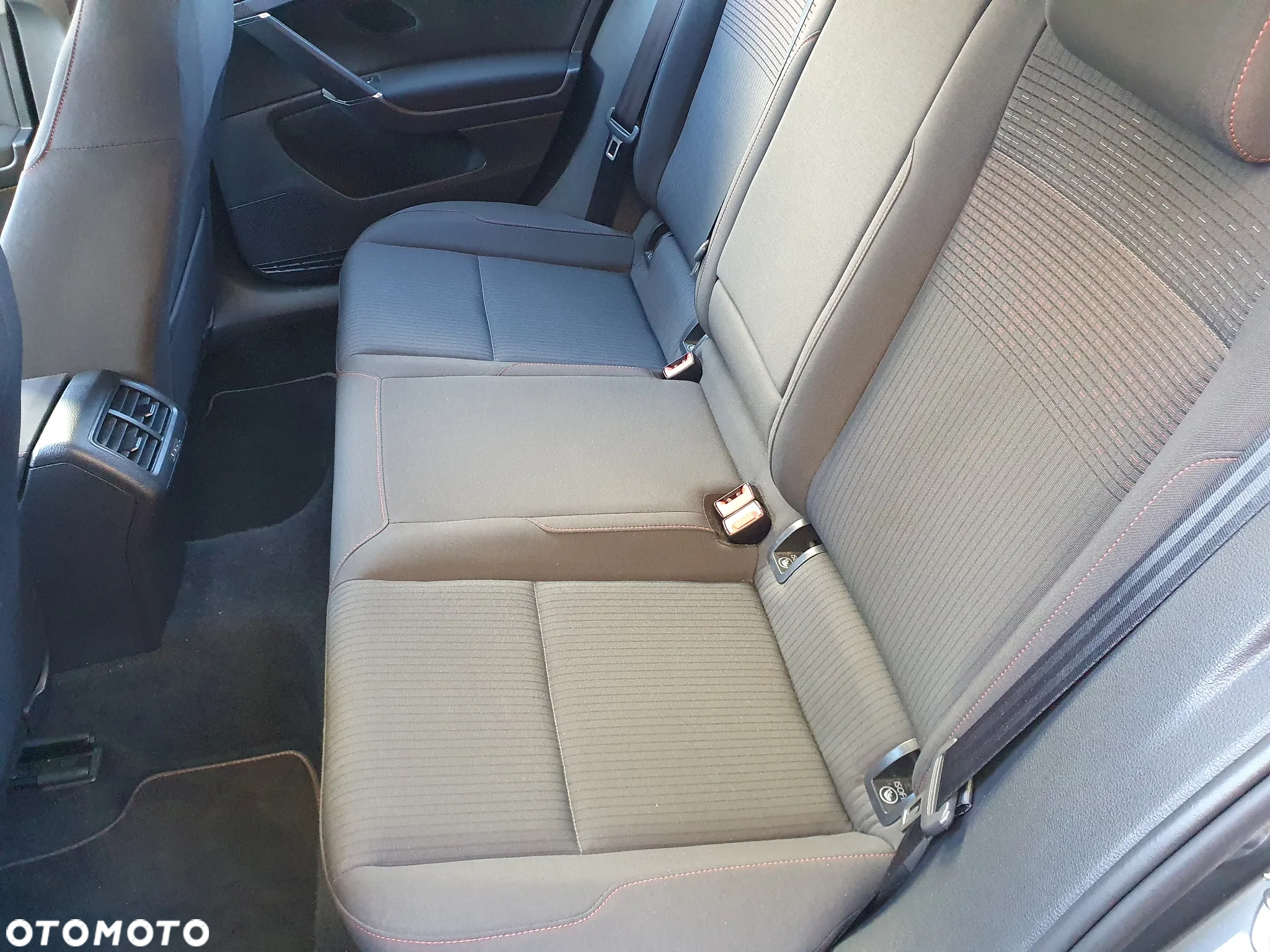 Volkswagen Golf 1.0 TSI Sound - 28