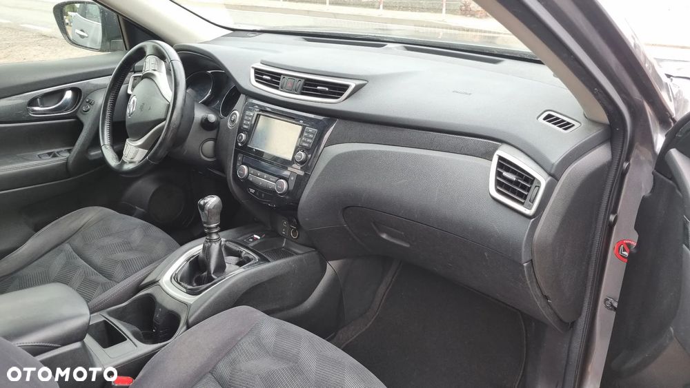 Nissan X-Trail 1.6 DCi N-Connecta 2WD 7os - 29