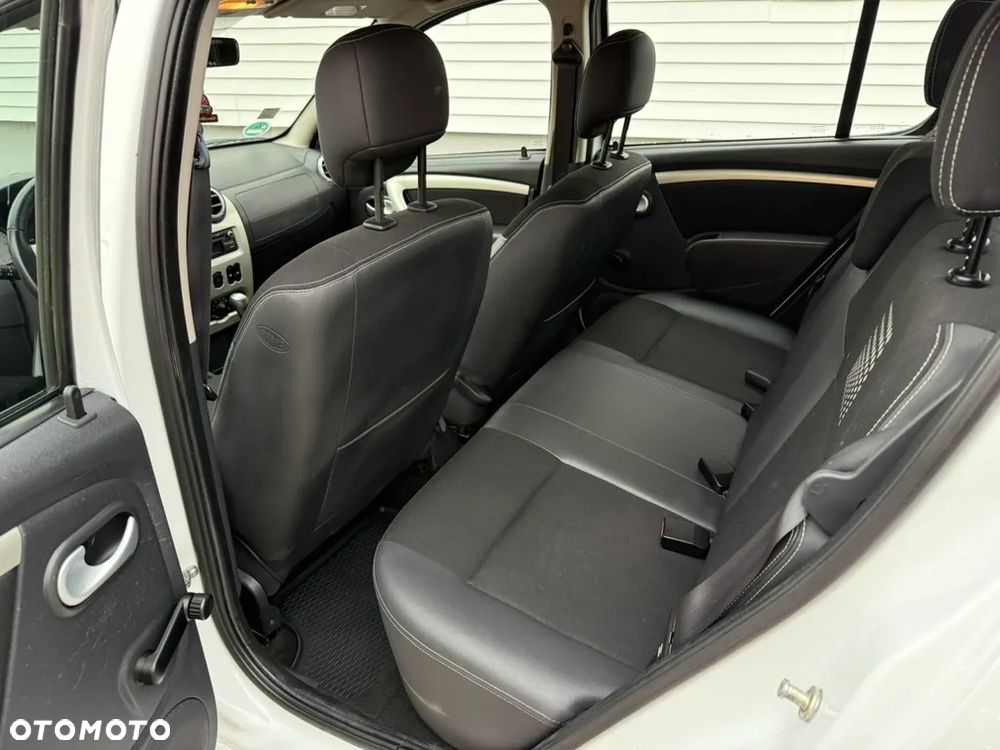 Dacia Sandero 1.2 16V Laureate II - 11