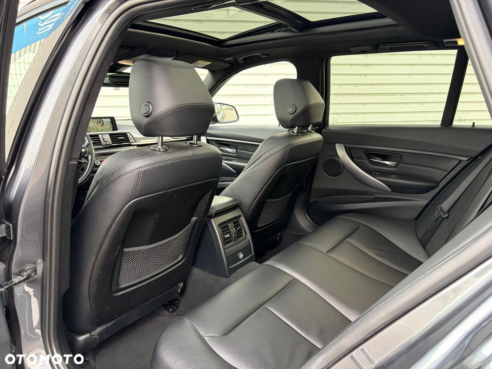 BMW Seria 3 335d xDrive M Sport - 17