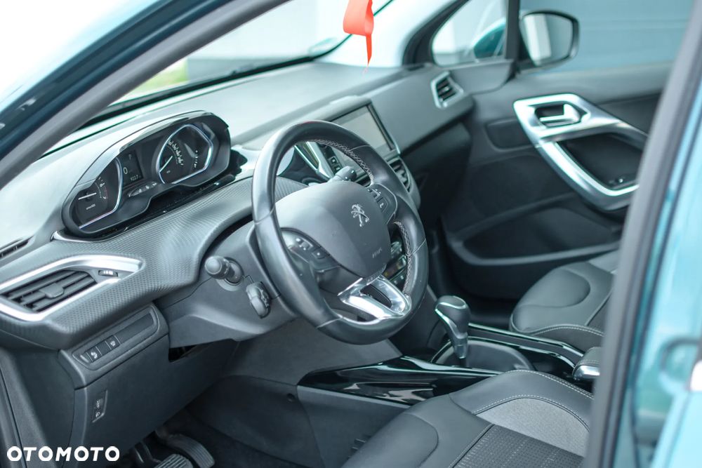 Peugeot 2008 - 8