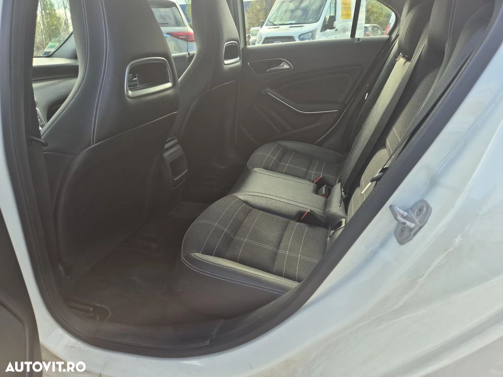 Mercedes-Benz A 180 (BlueEFFICIENCY) 7G-DCT - 17