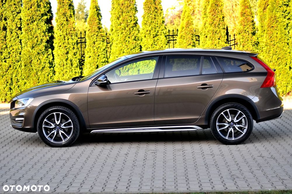 Volvo V60 Cross Country 2016 photo 5