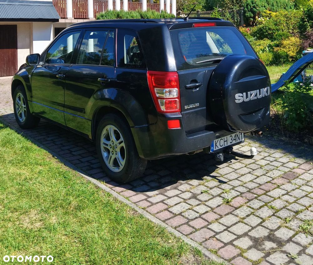 Suzuki Grand Vitara 2.0 - 7