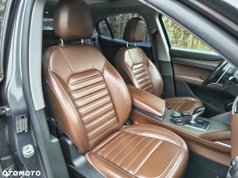 Alfa Romeo Stelvio 2.2 16V AT8 Q4 Intensa - 9
