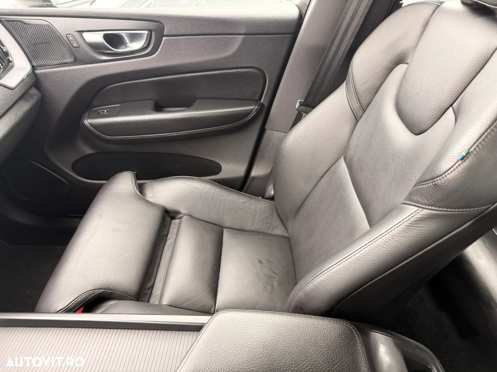 Volvo XC 60 D3 Momentum Pro - 22