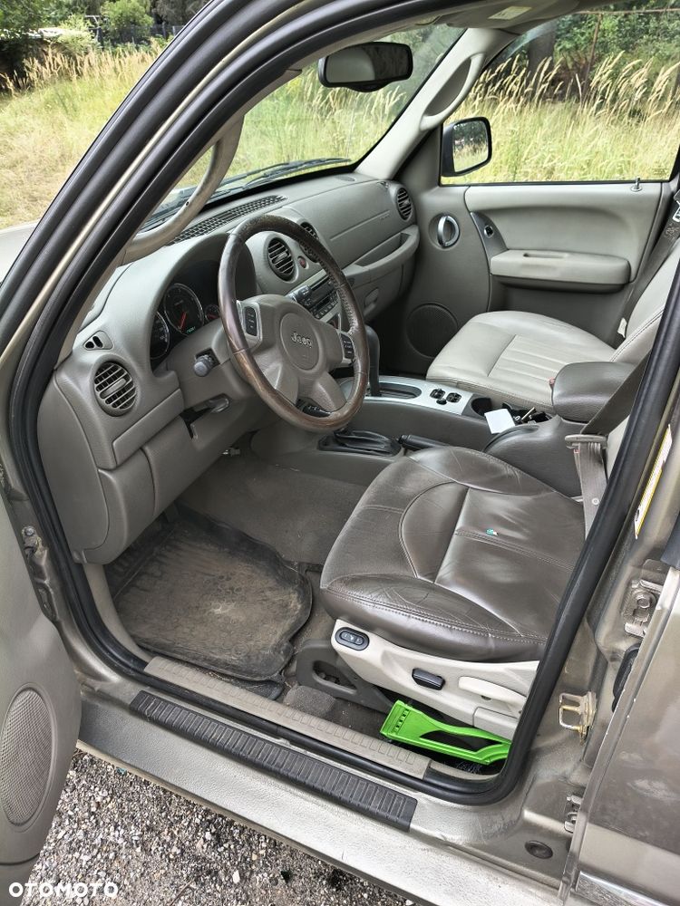 Jeep Liberty - 7