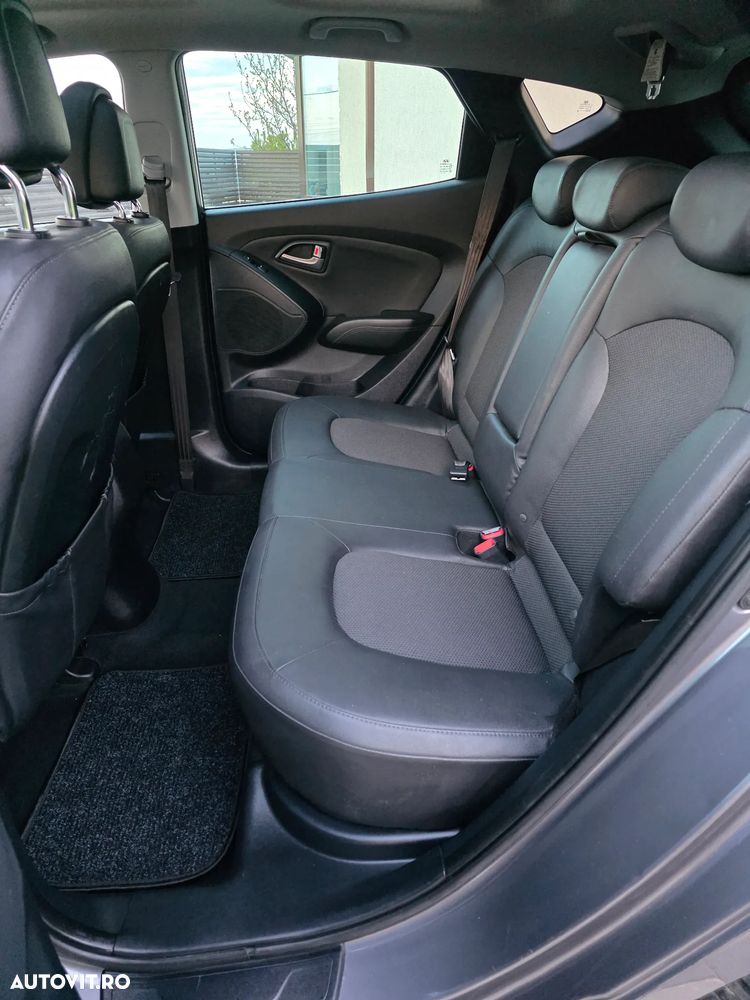 Hyundai ix35 1.7 CRDI 2WD blue Finale Gold - 11