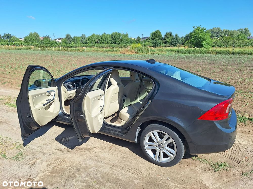 Volvo S60 D3 Geartronic Momentum - 10
