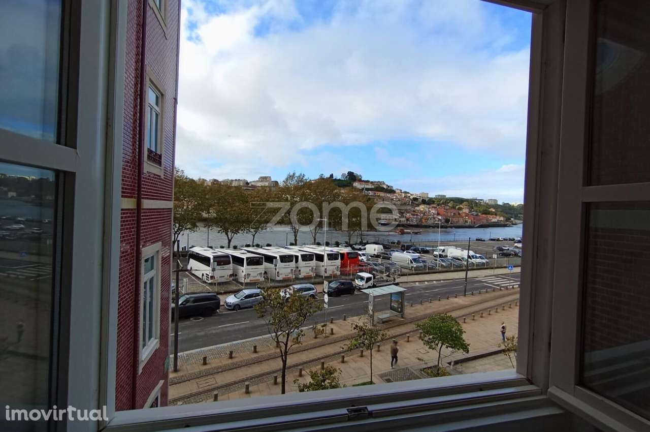 APARTAMENTO T1, PRIMEIRA LINHA DE RIO COM VISTAS DESAFOGADAS - Grande imagem: 3/13