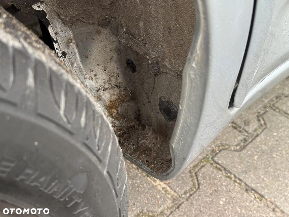 Daihatsu Sirion 1.3 - 34