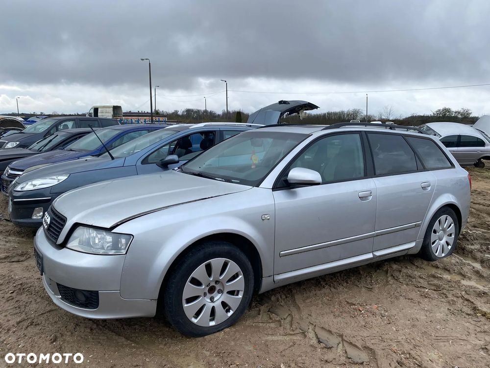 130/AUDI A4 B6/ NA CZĘŚCI - 2