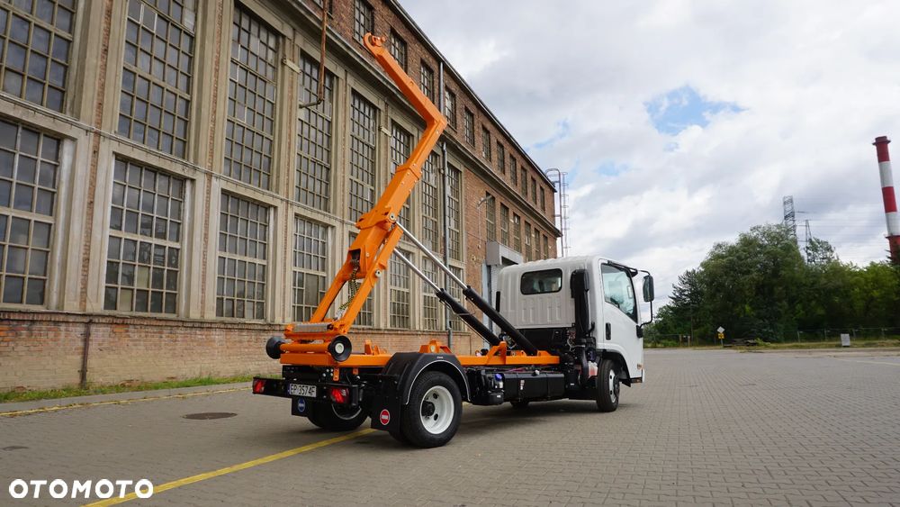 Isuzu ML 27 NLR85 - 9