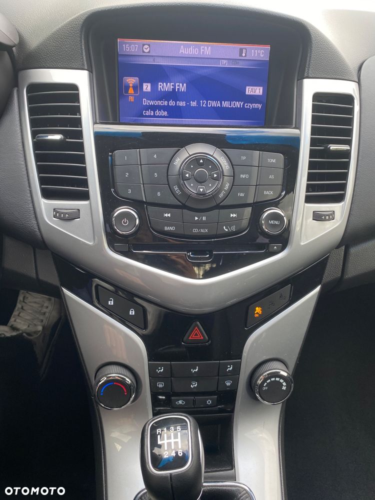 Chevrolet Cruze 1.7 LT - 21