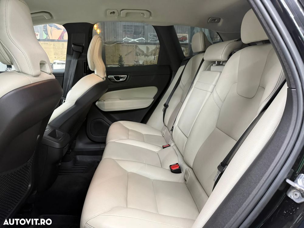 Volvo XC 60 D4 Momentum - 24