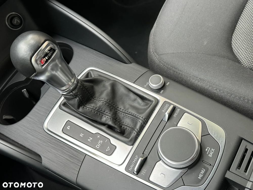 Audi A3 Limousine 1.6 TDI S tronic sport - 19