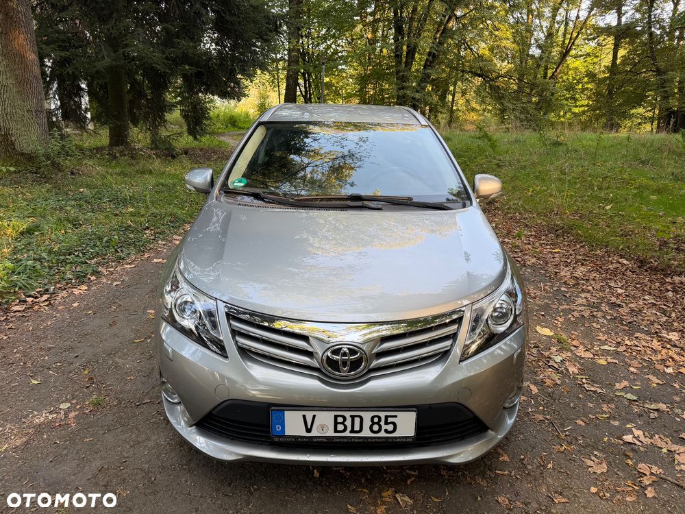 Toyota Avensis 2012 photo 5