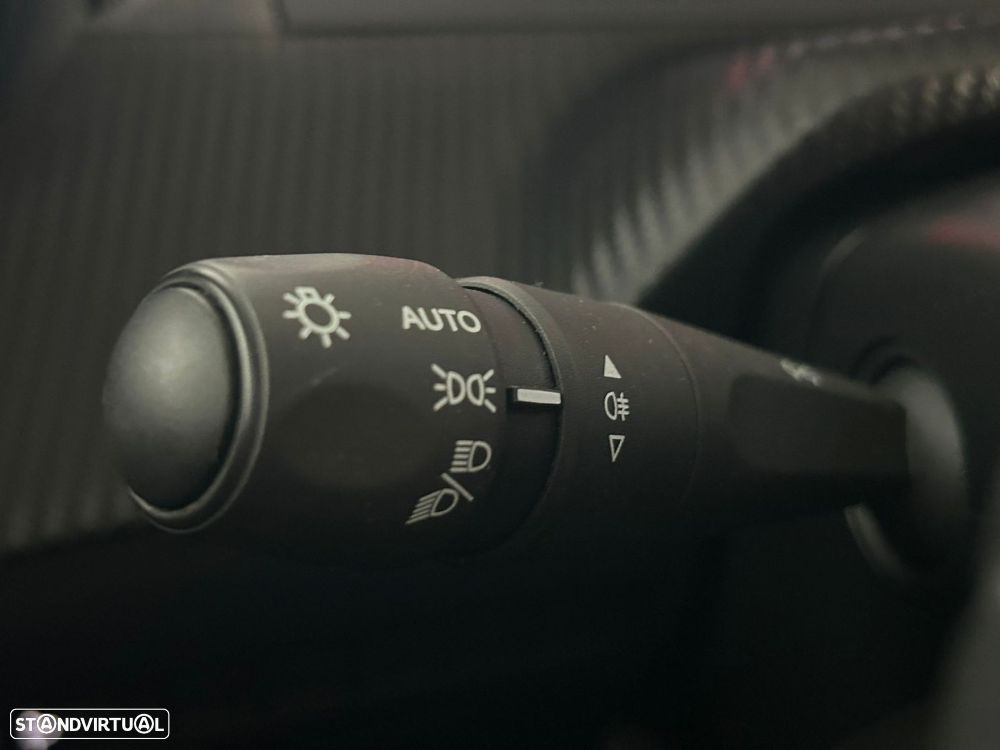 Peugeot 2008 1.2 PureTech Active - 16