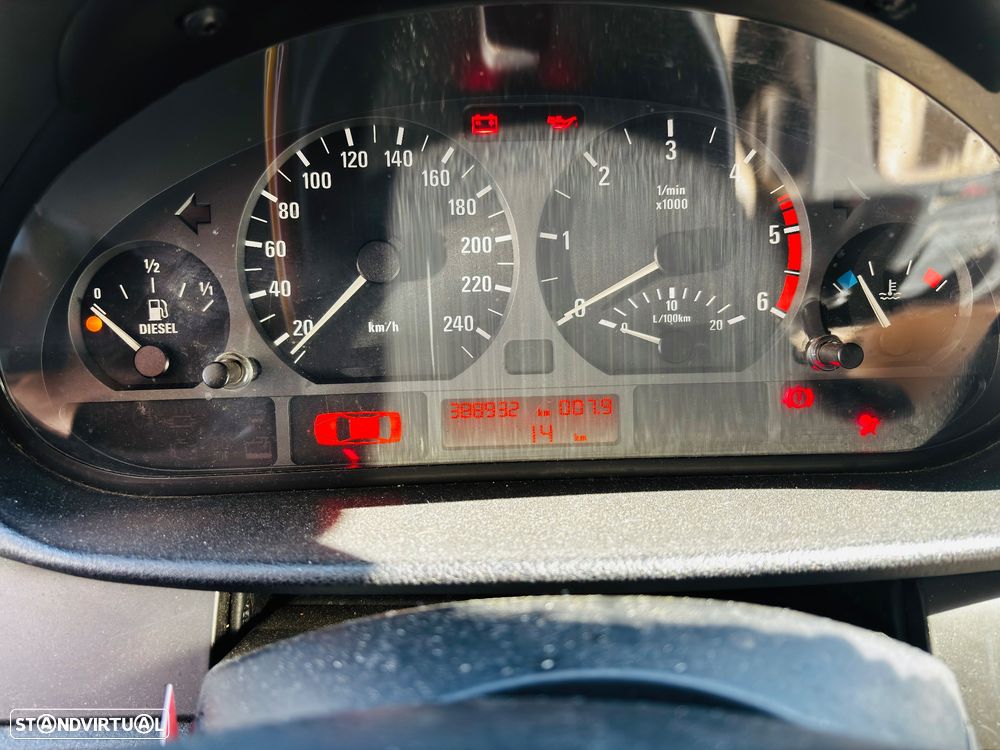 BMW 320 d Touring - 8