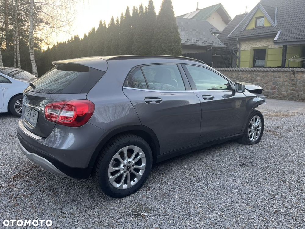 Mercedes-Benz GLA 180 (CDI) d 7G-DCT - 7