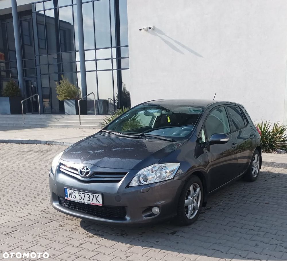 Toyota Auris 1.4 D-4D Terra - 1