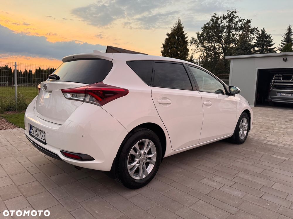 Toyota Auris 1.33 VVT-i Active - 4