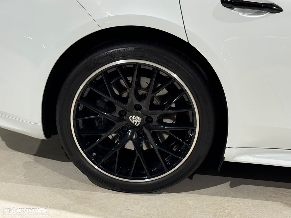 Porsche Panamera 4 E-Hybrid - 17