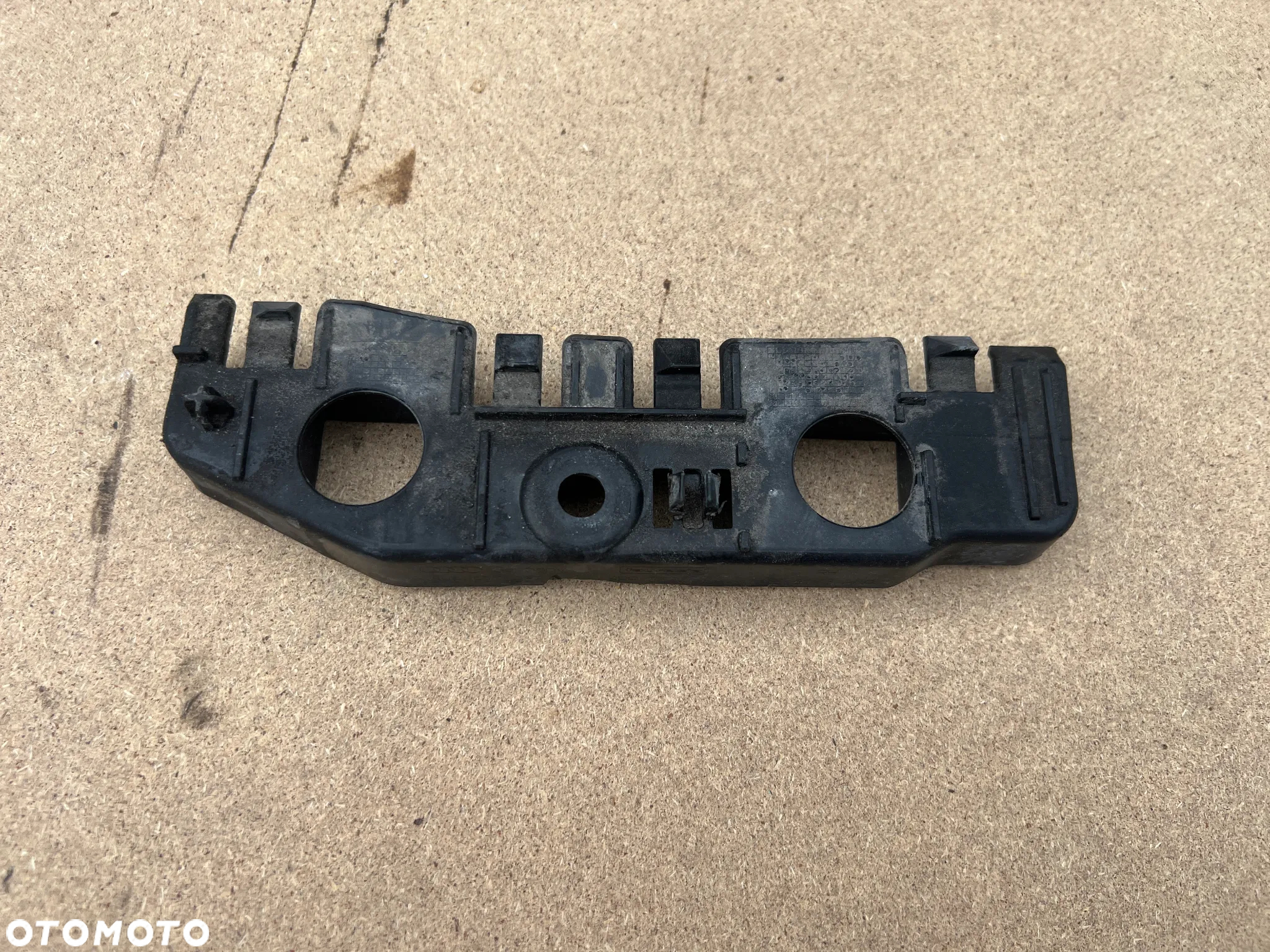 UCHWYT MOCOWANIE NADKOLA PRZY BŁOTNIKU AUDI A5 S5 8W6853922A - 2