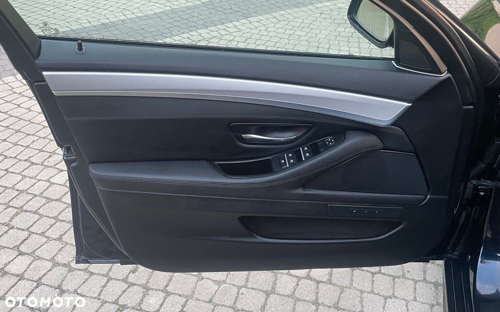 BMW Seria 5 530d Sport-Aut Luxury Line - 17