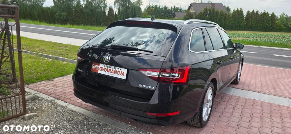 Skoda Superb 2.0 TDI Premium Edition - 6
