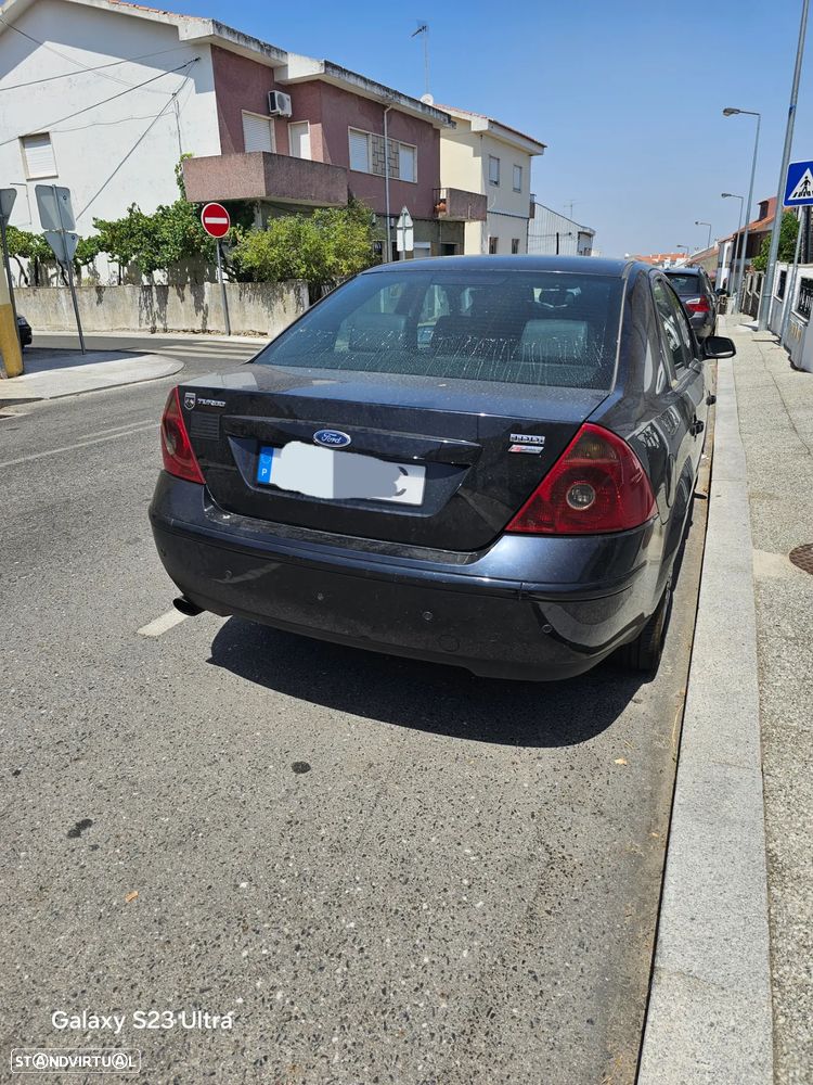 Ford Mondeo 2.0 TDCi Ghia - 4
