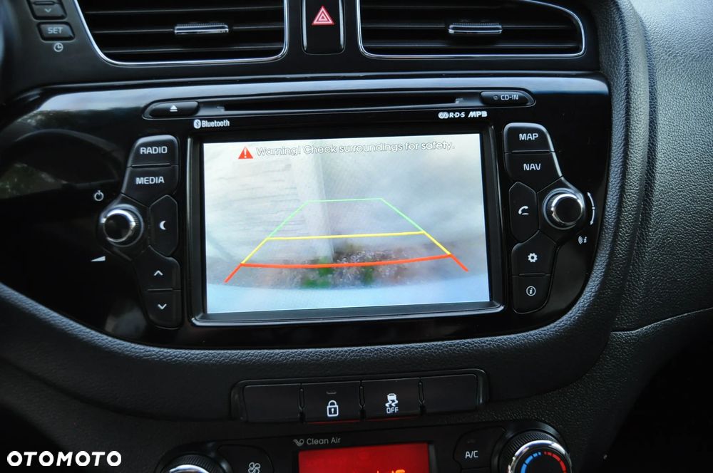 Kia Ceed 1.6 GDI L - 14