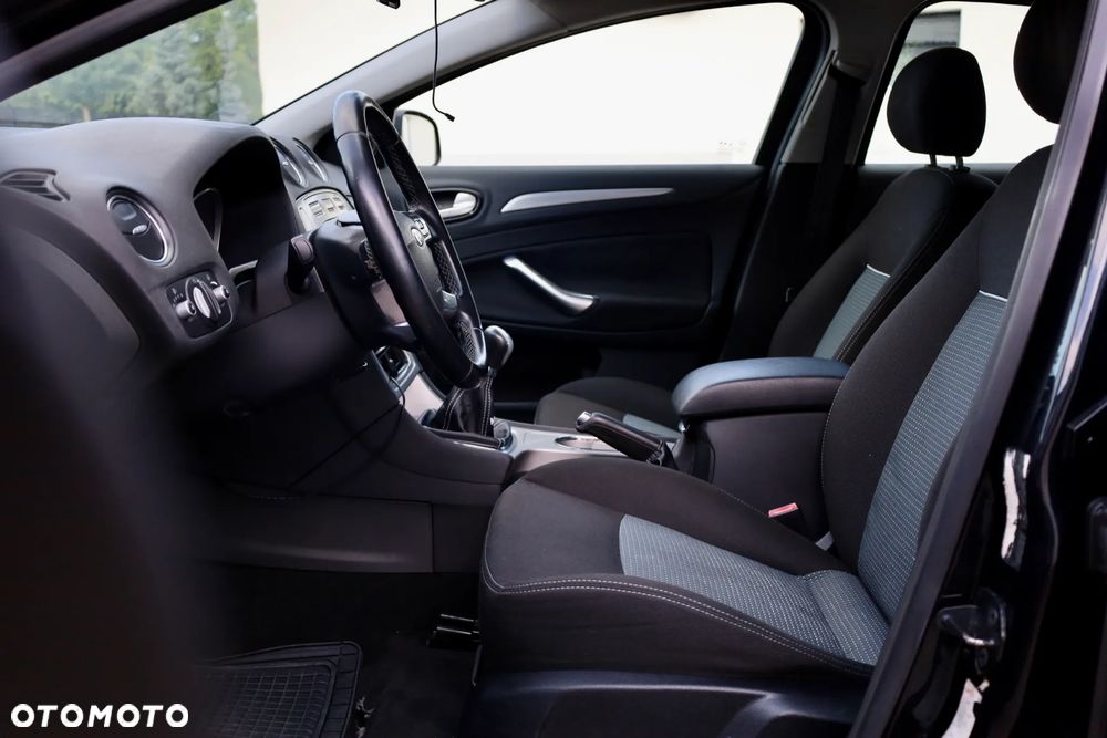 Ford Mondeo - 16