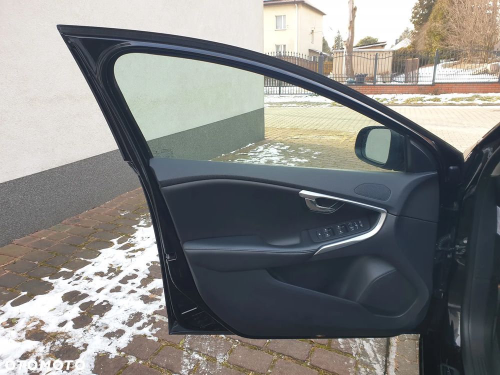 Volvo V40 D3 Inscription - 21
