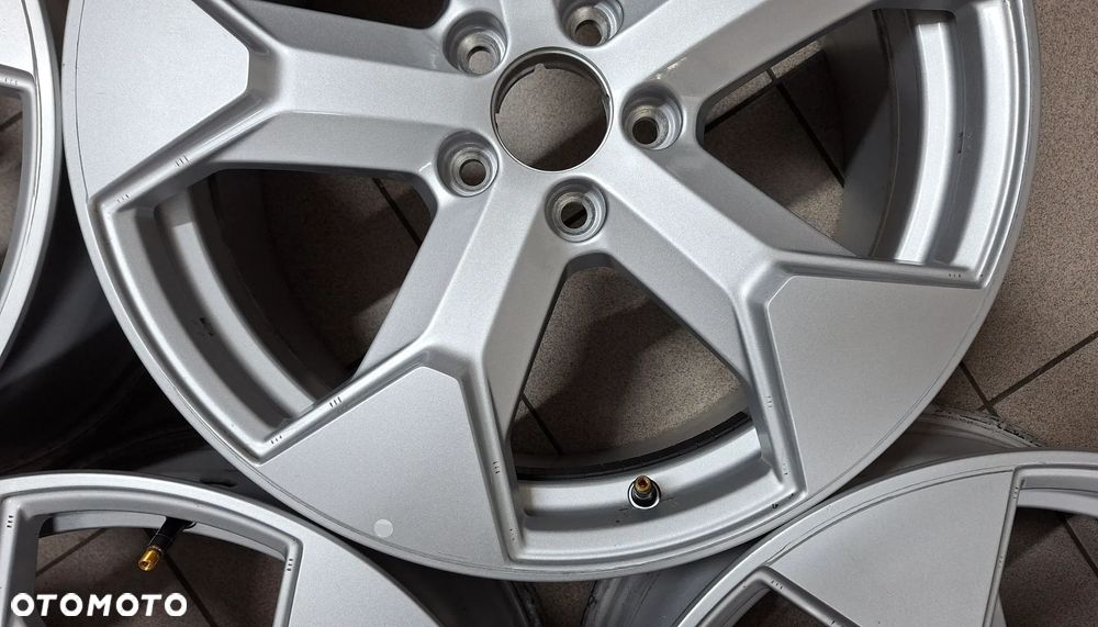 Felgi Aluminiowe 18 Volvo EX30 5x108 ET 46 - 9