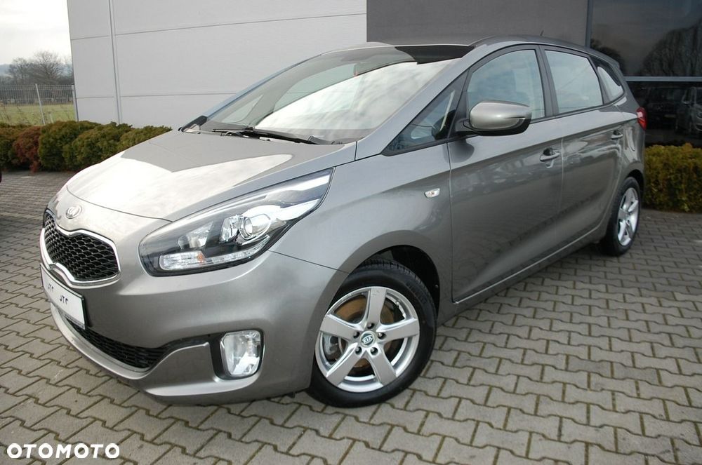 Kia Carens - 16