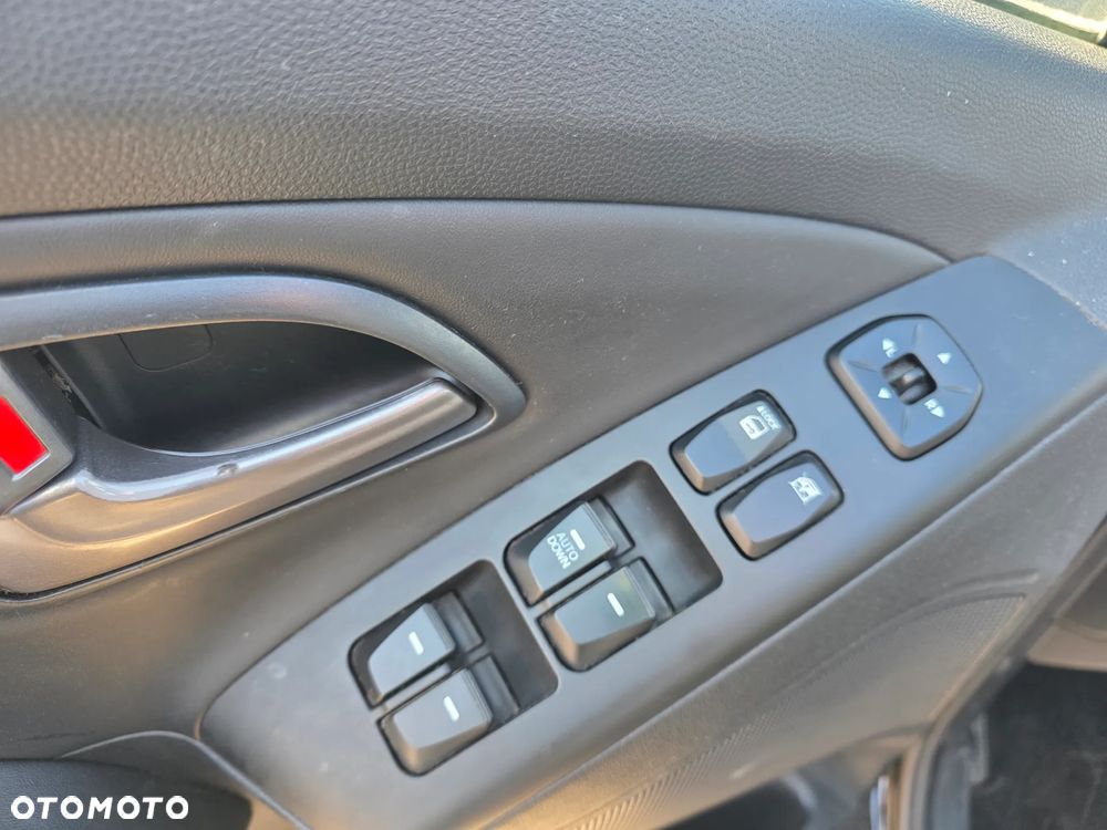 Hyundai ix35 1.6 2WD UEFA EURO 2012 Edition - 9