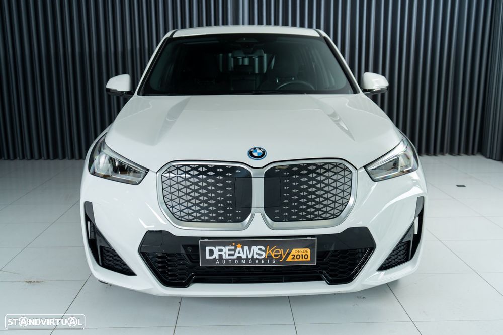 BMW iX1 eDrive20 Pack Desportivo M - 4