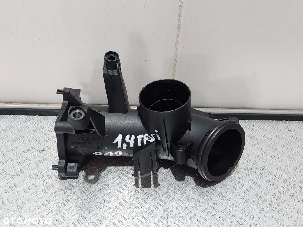 PRZEWÓD POWIETRZA RURKA VW 1,4 TFSI KOD CTH R2012 NR 03C145861F - 1