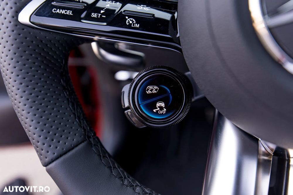 Mercedes-Benz CLE Mercedes-AMG 53 4M+ Cabrio AMG S.SHIFT TCT 9G - 32